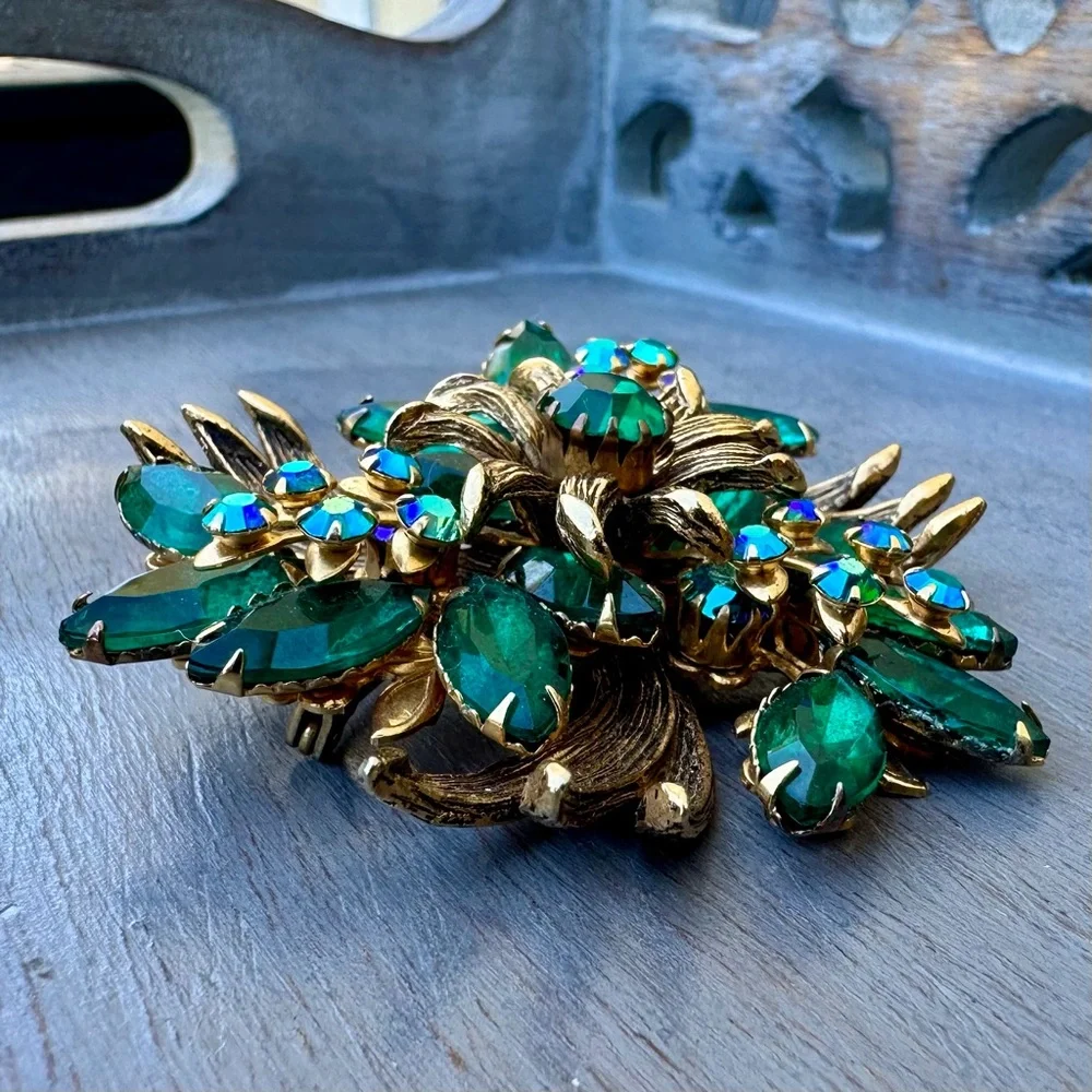 Vintage Gold & Green Floral Brooch - Picture 8 of 11